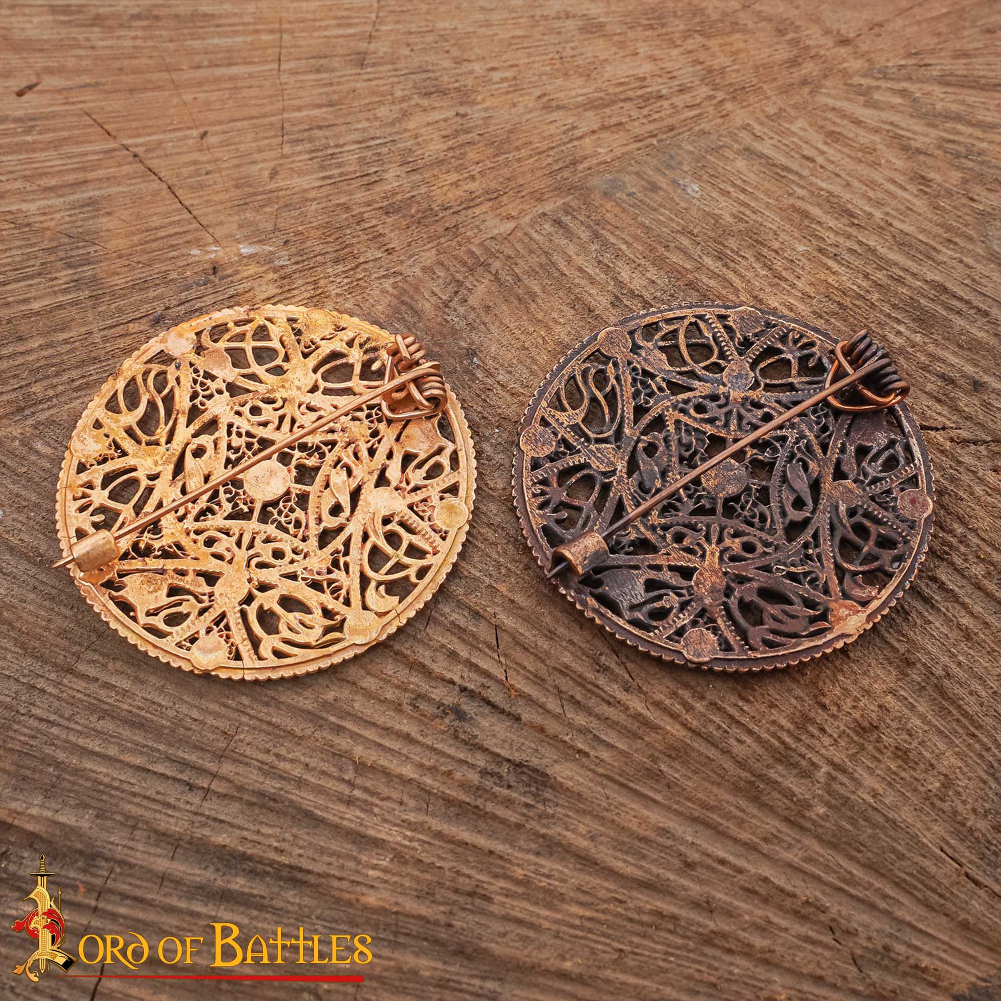 Broche de Disco Redondo de Bronce Vikingo - Patrón de Filigrana Estilo Nórdico del Siglo X - Image 3