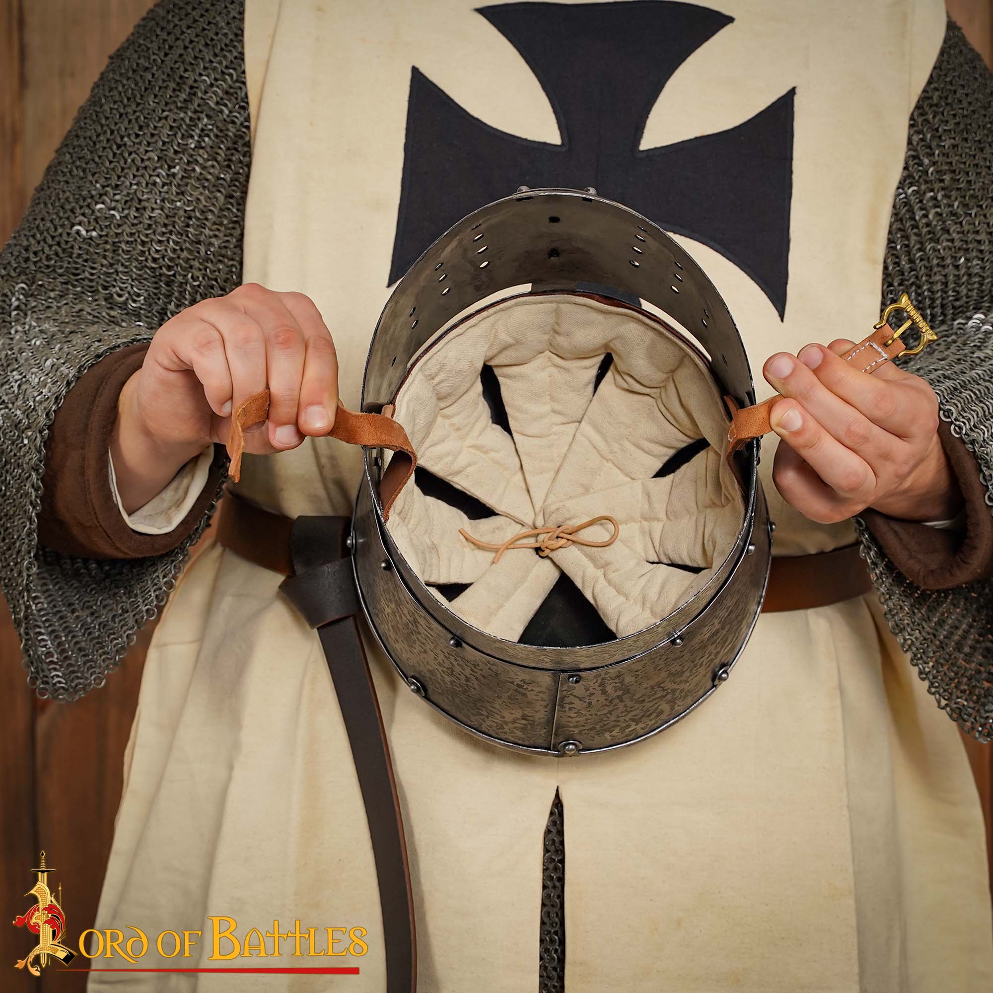 Casco Cruzado Medieval Antiguo con Forro Acolchado Calibre 16 - Image 6