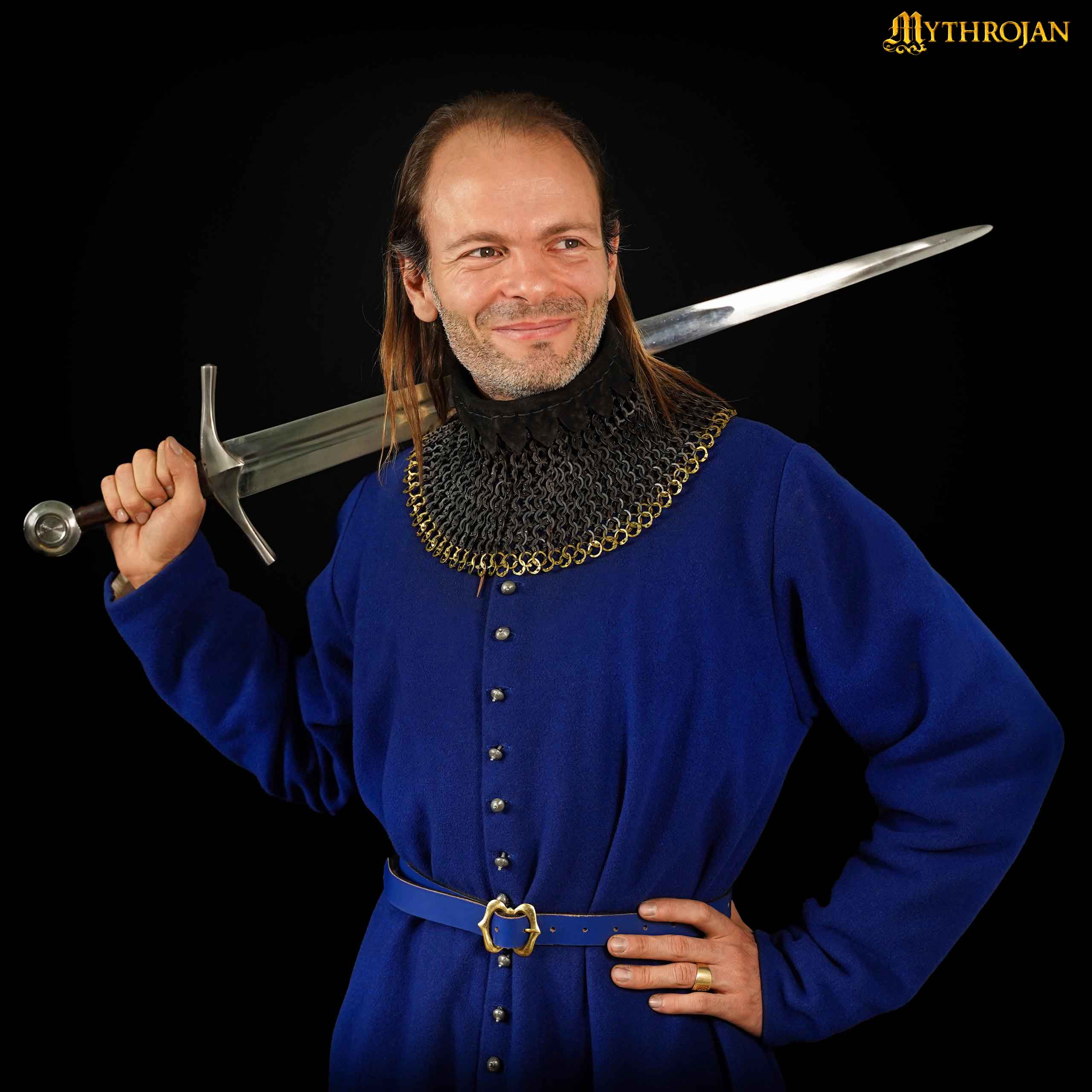 Chainmail Standard "the Black Knight Gorget" - 9mm Flat Ring Round Rivets With Sturdy Red Padded Lining And Solid Brass Closing System - Mild Steel - Ideal For Stage Combat & Reenactments - Padded Lining