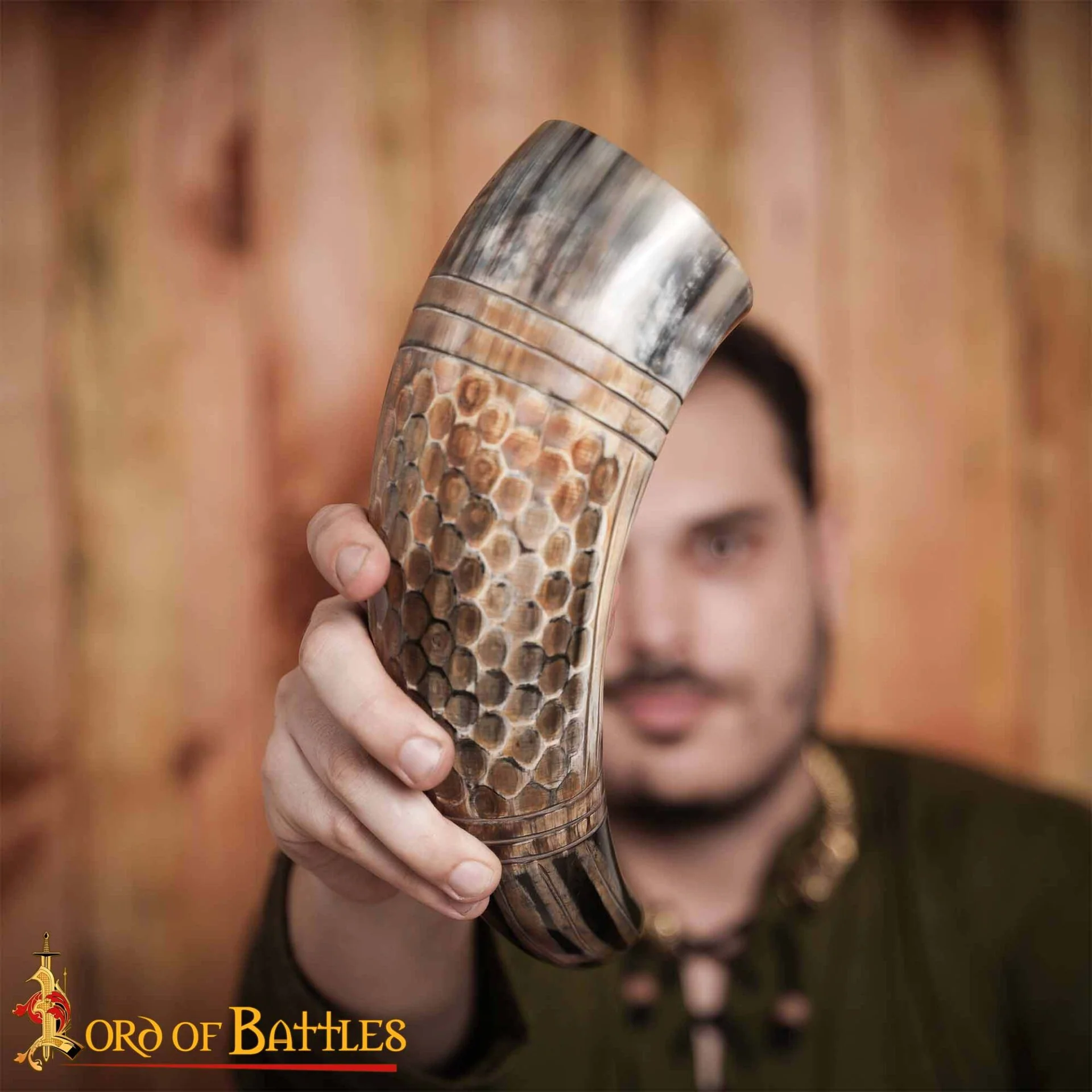 Cuerno Vikingo Artesanal - Grabado Panal, 500-600 Ml - Image 12