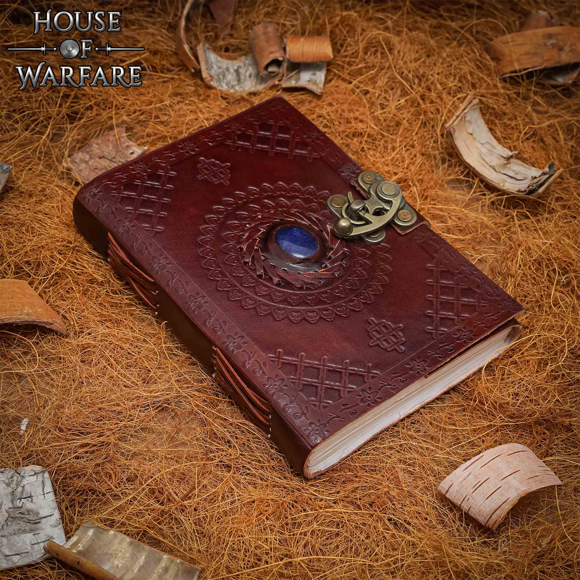 Diario Medieval de Cuero Grabado con Piedra Azul - Diario Artesanal con Cerradura de Latón - Image 12