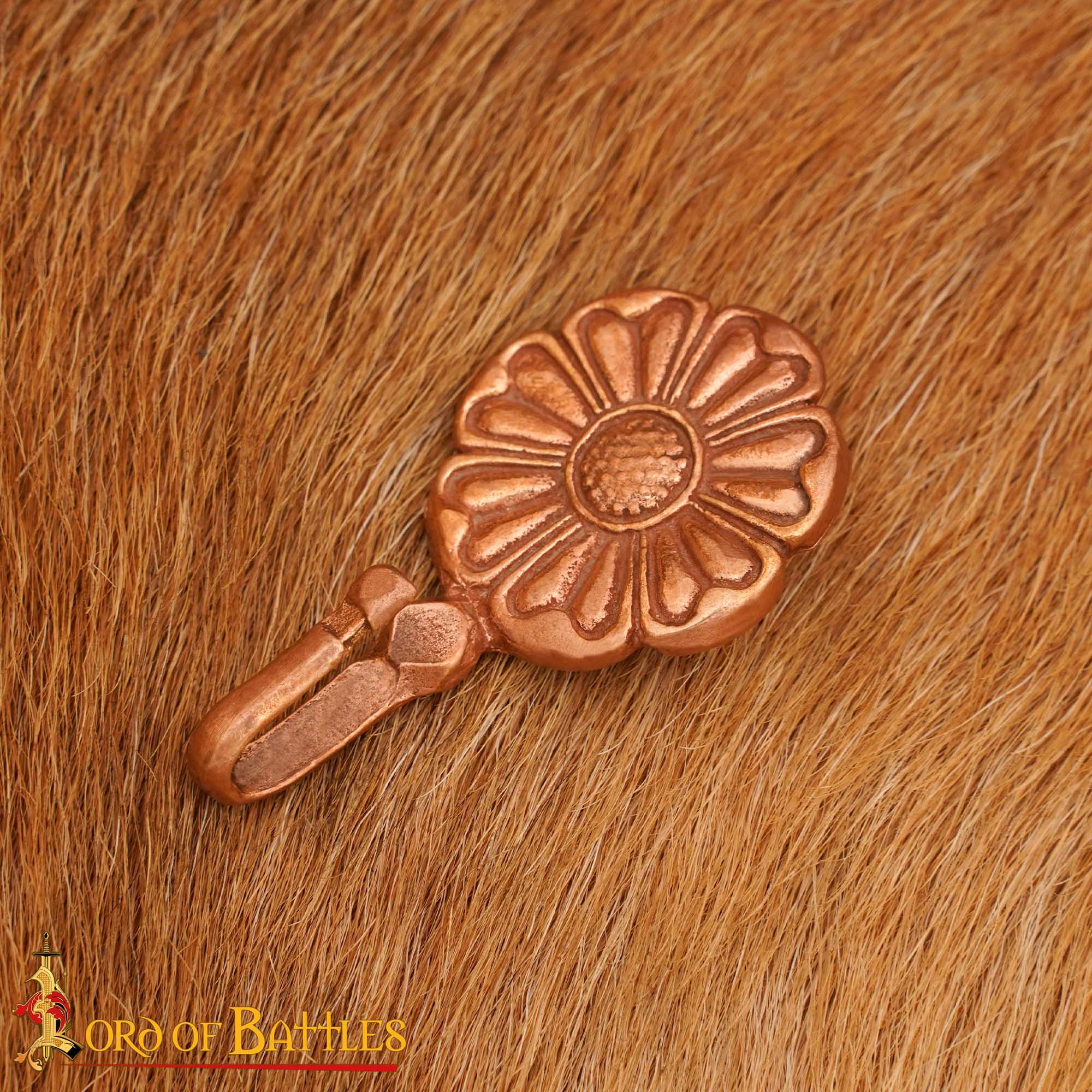 Gancho Floral Medieval de Bronce Fundido a la Cera Perdida - Image 2