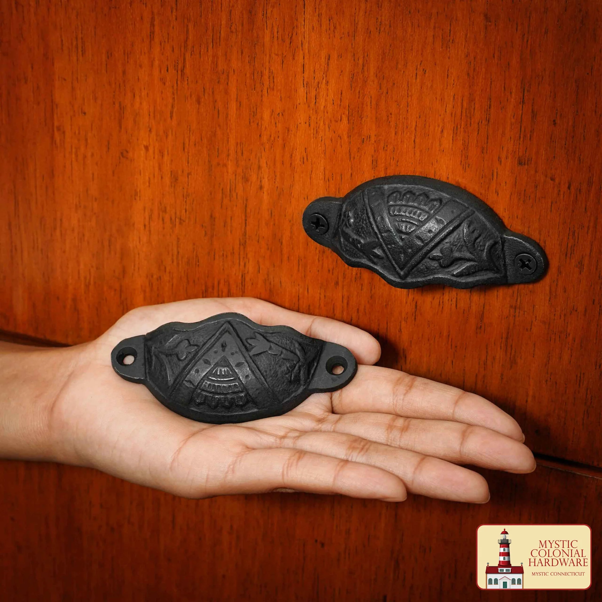 Juego de 4 Tiradores de Hierro Fundido Rústico: Ideal para Ambientes Victorianos, Coloniales, Retro, Steampunk, Góticos, Barrocos y Medievales, (8.4x3.5) Cm - Image 2