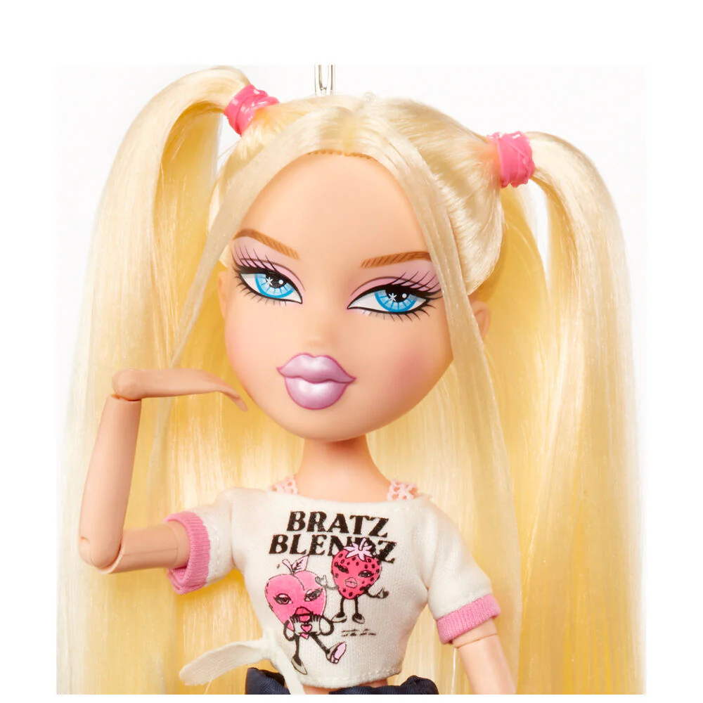 Muñeca Cloe Stylin + Camiseta Bratz - Image 4
