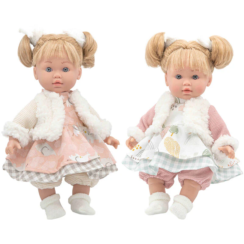 Muñeca Lara Habladora Invierno Surtido Español