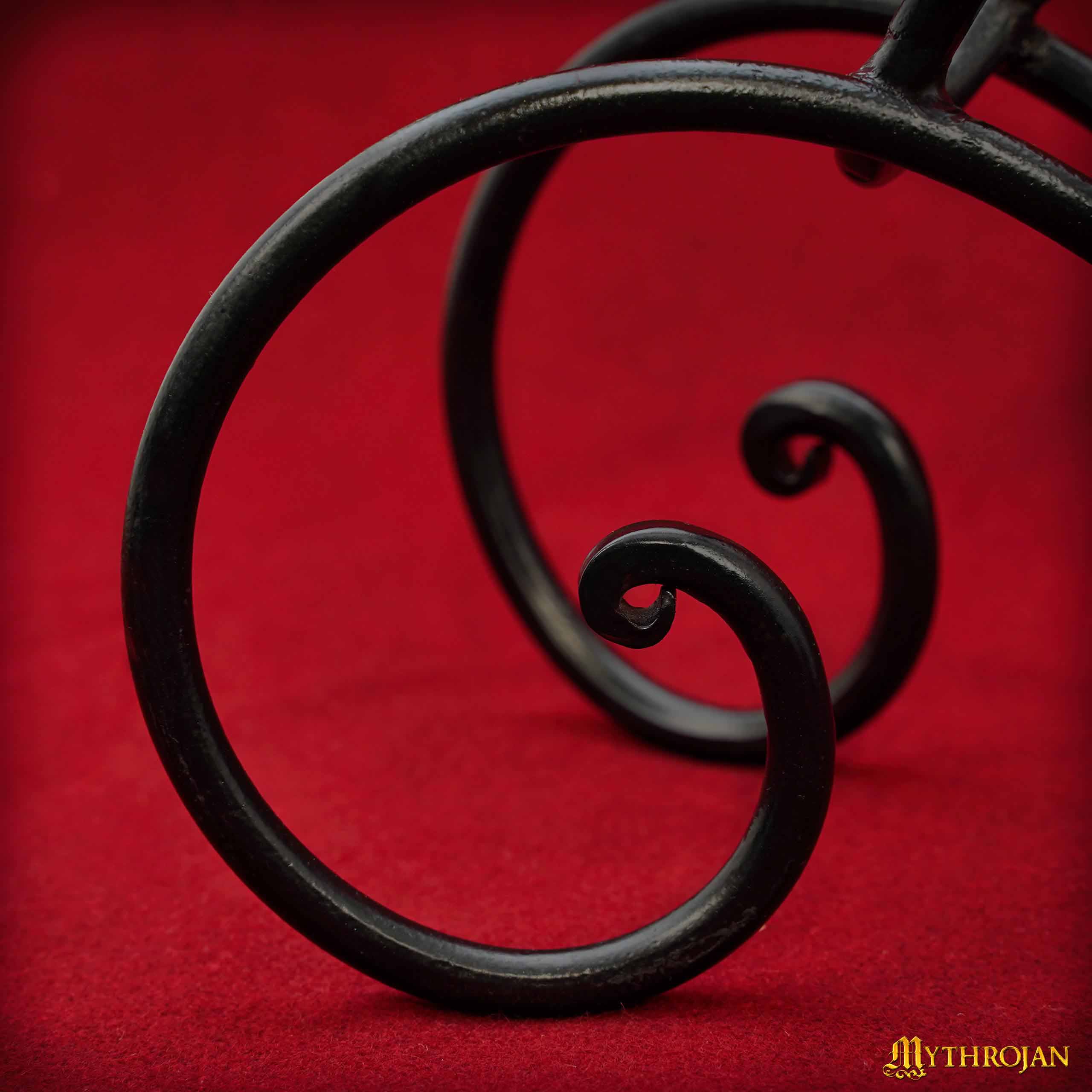 Mythrojan Soporte de Hierro Forjado a Mano para Cuerno de Cerveza Vikingo - Black Ale Horn Stand - Image 3