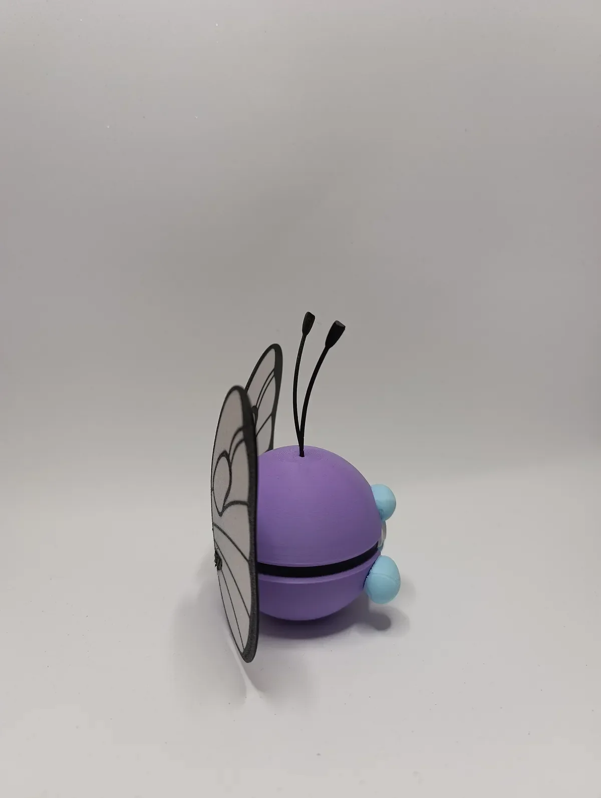 Poké Ball Butterfree Réplica Coleccionable - Image 2