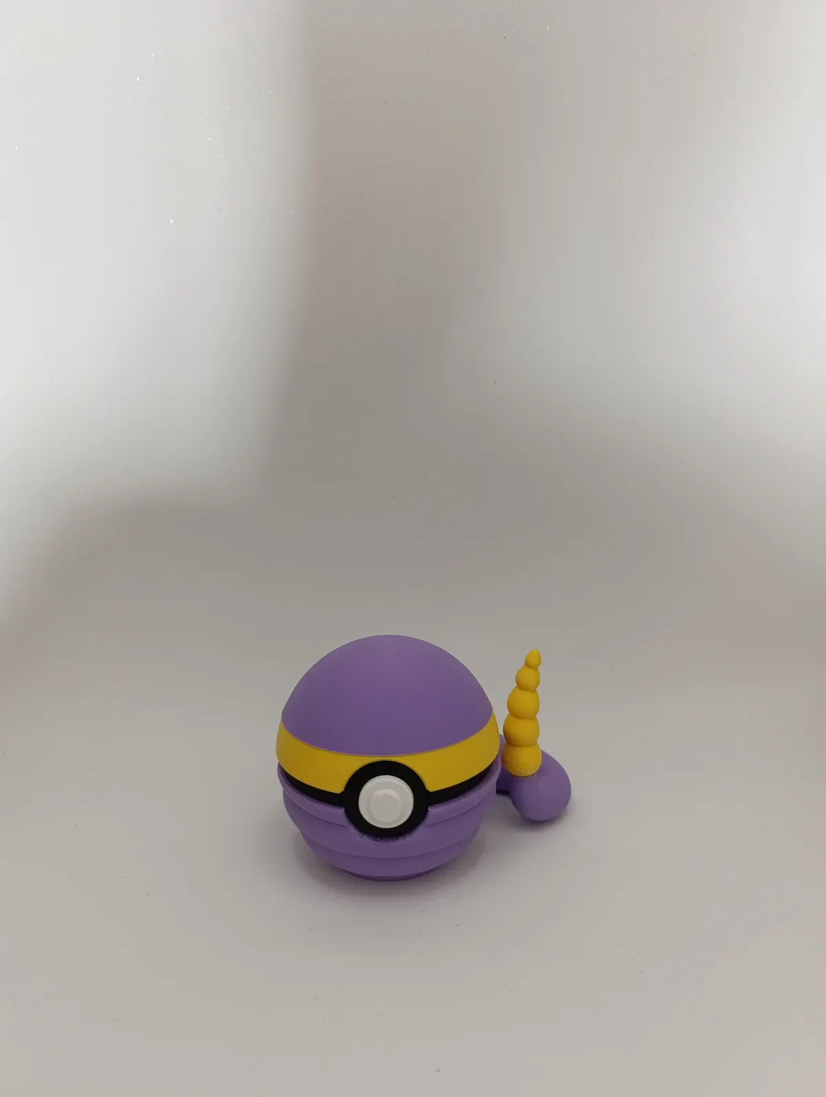 Poké Ball Ekans Réplica Coleccionable