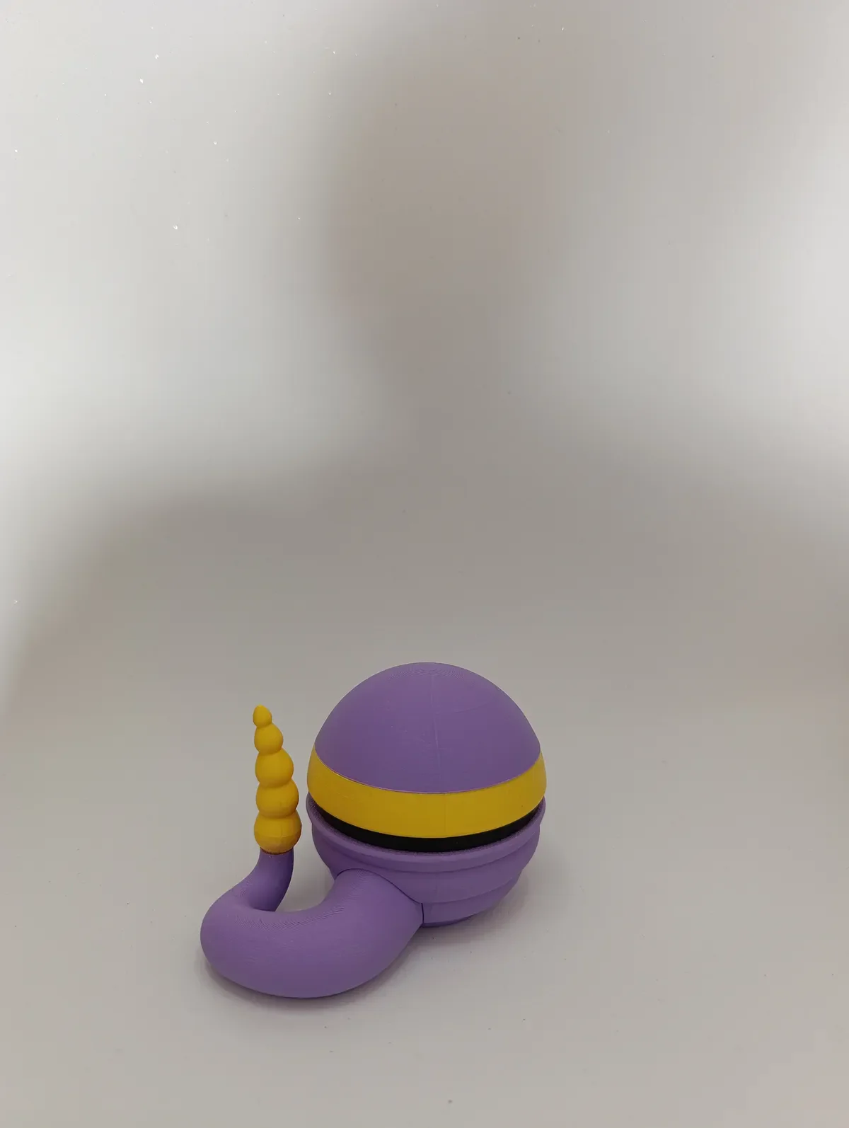 Poké Ball Ekans Réplica Coleccionable - Image 3