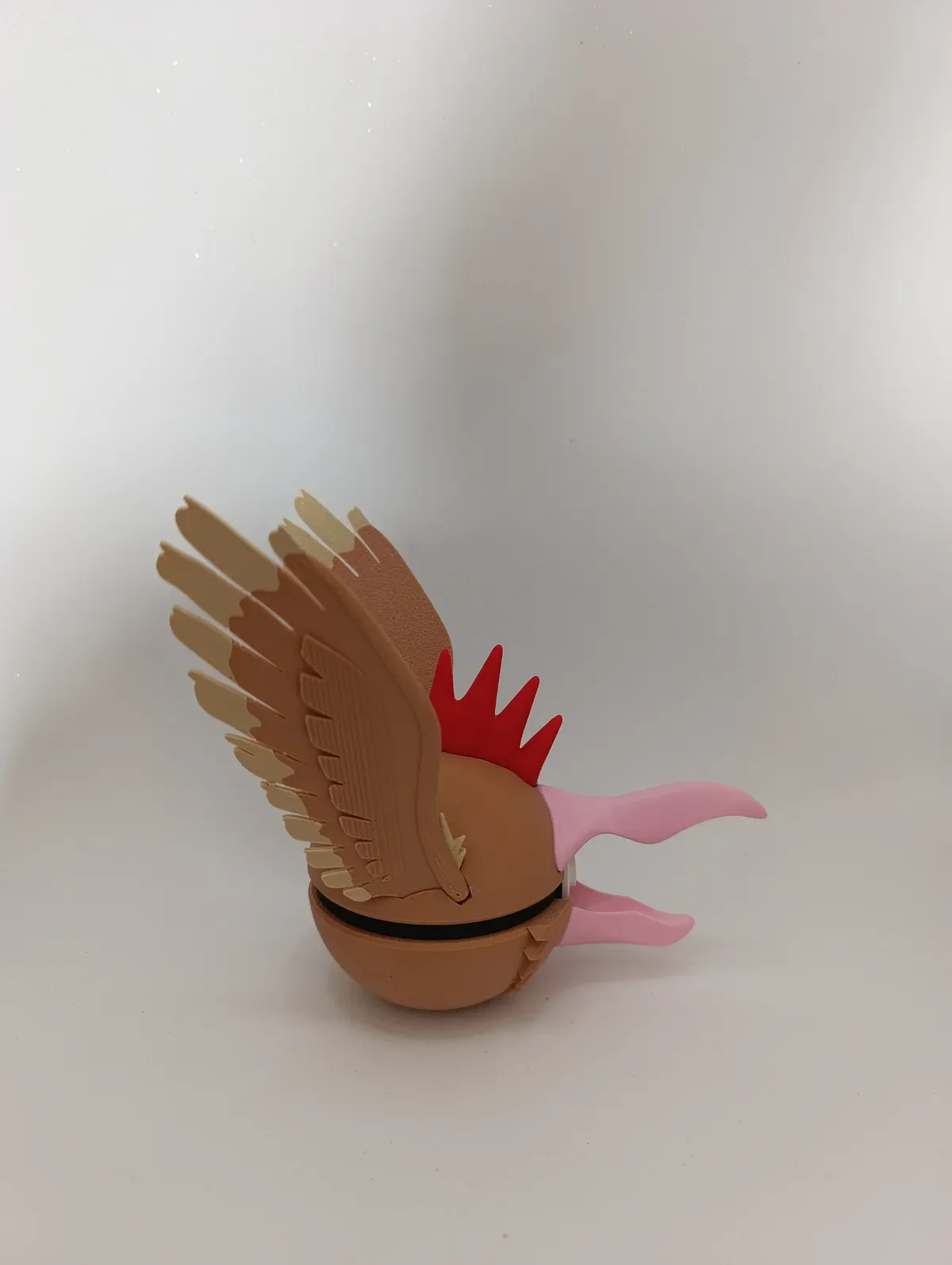 Poké Ball Fearow Réplica Coleccionable - Image 2