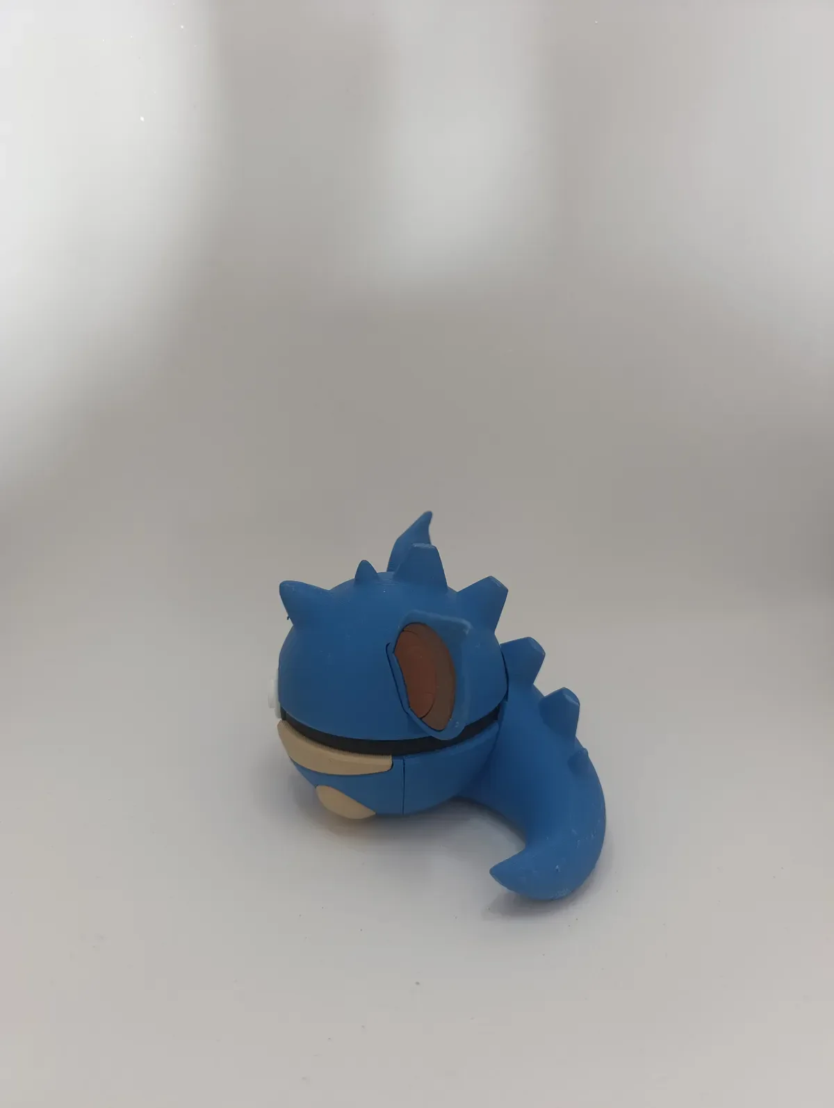 Poké Ball Nidoqueen Réplica Coleccionable - Image 4