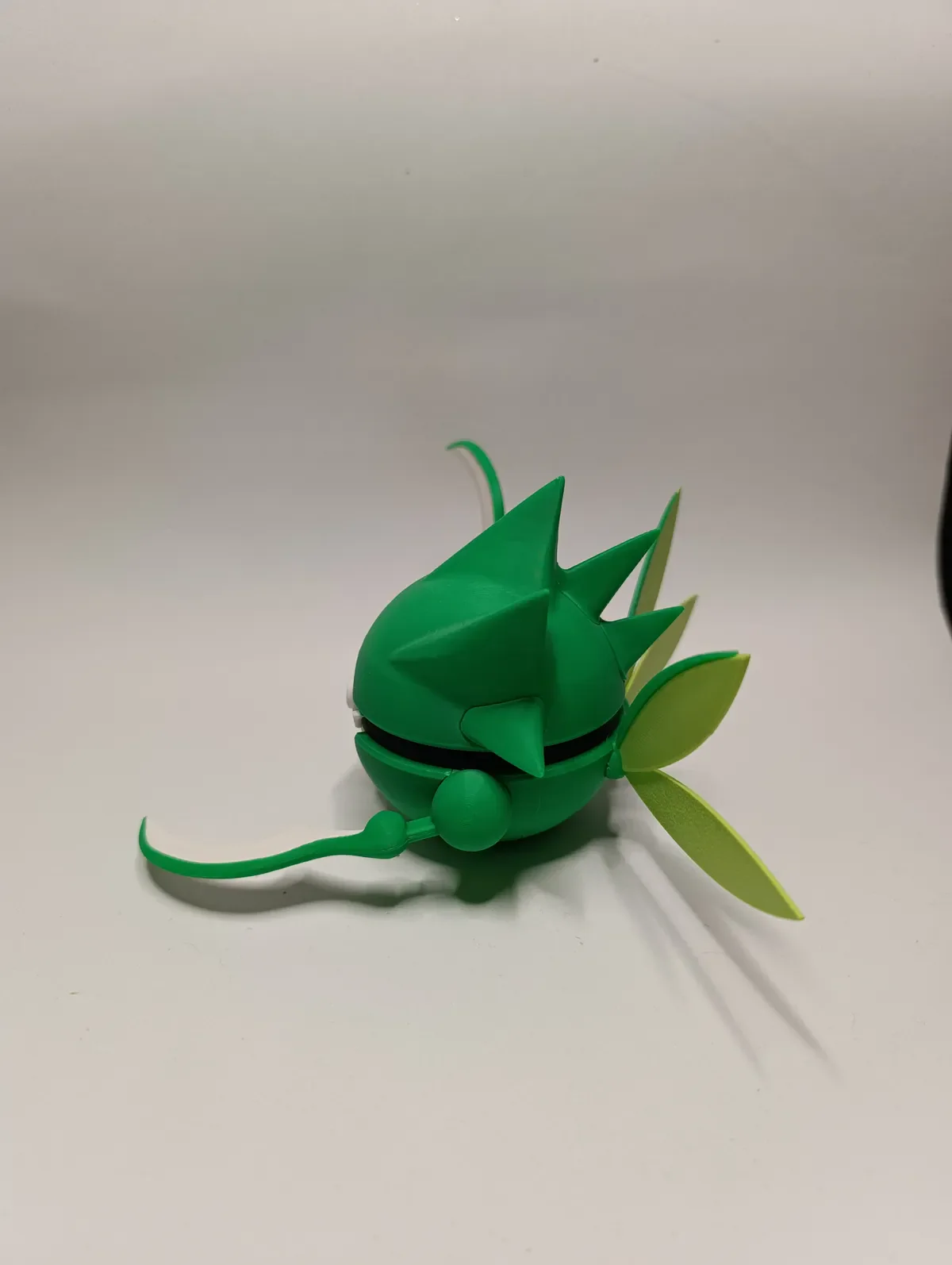 Poké Ball Scyther Coleccionable de Alta Calidad - Image 4
