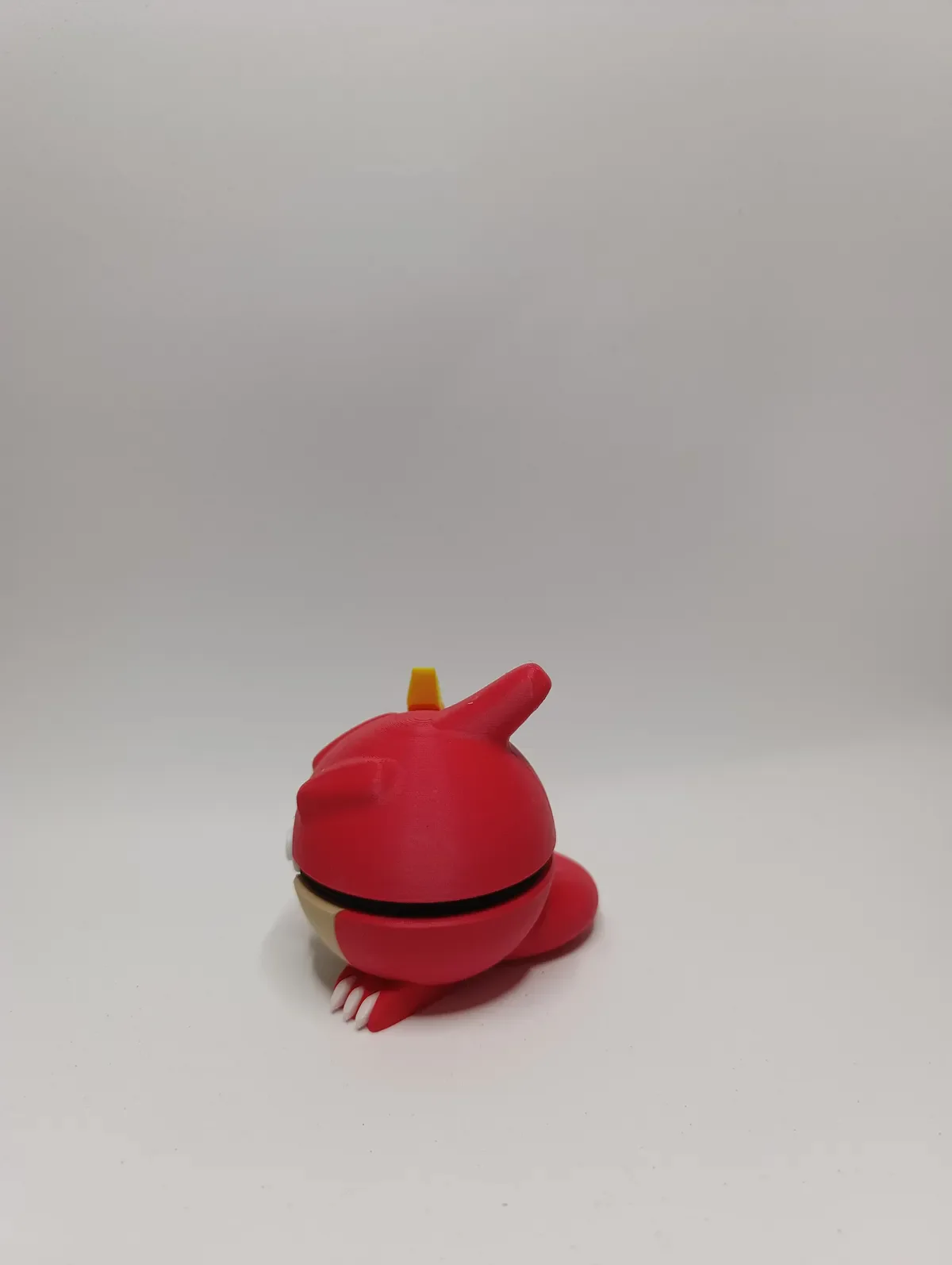 Poké Ball Charmeleon Coleccionable de Alta Calidad - Image 4