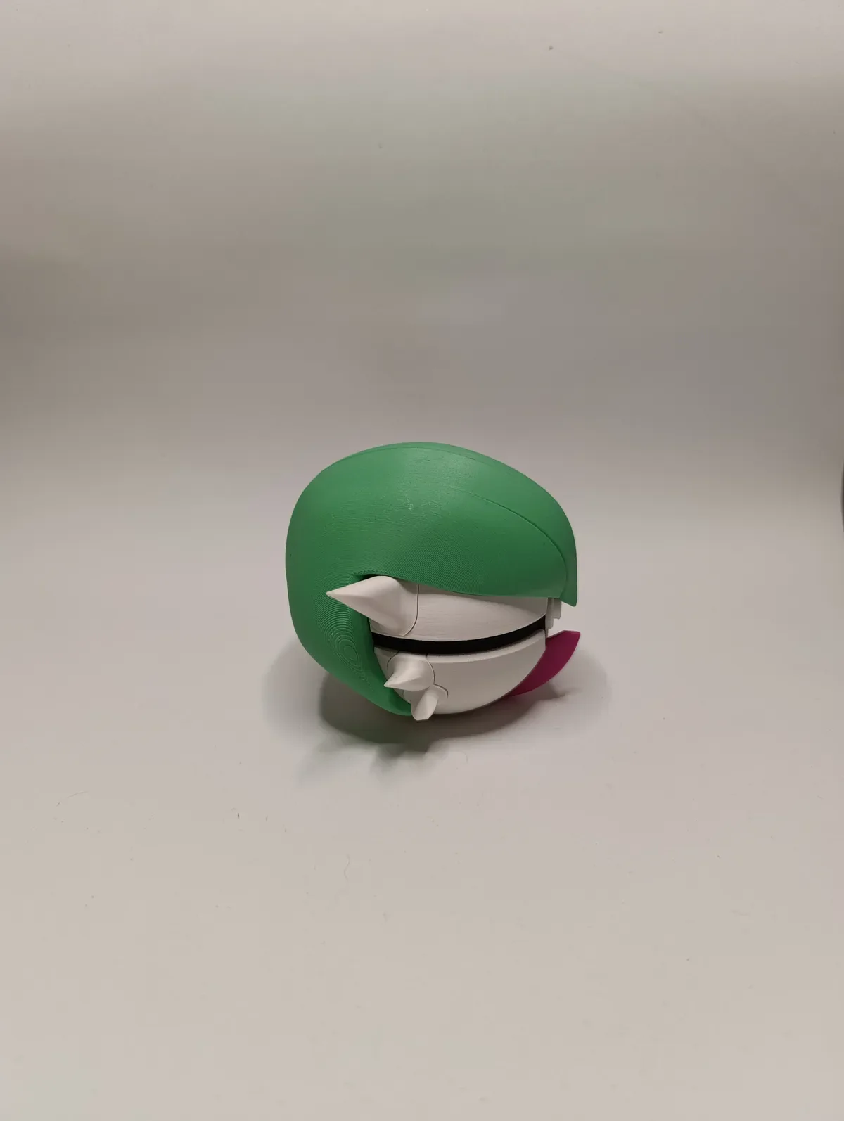 Poké Ball Gardevoir Réplica Coleccionable - Image 2