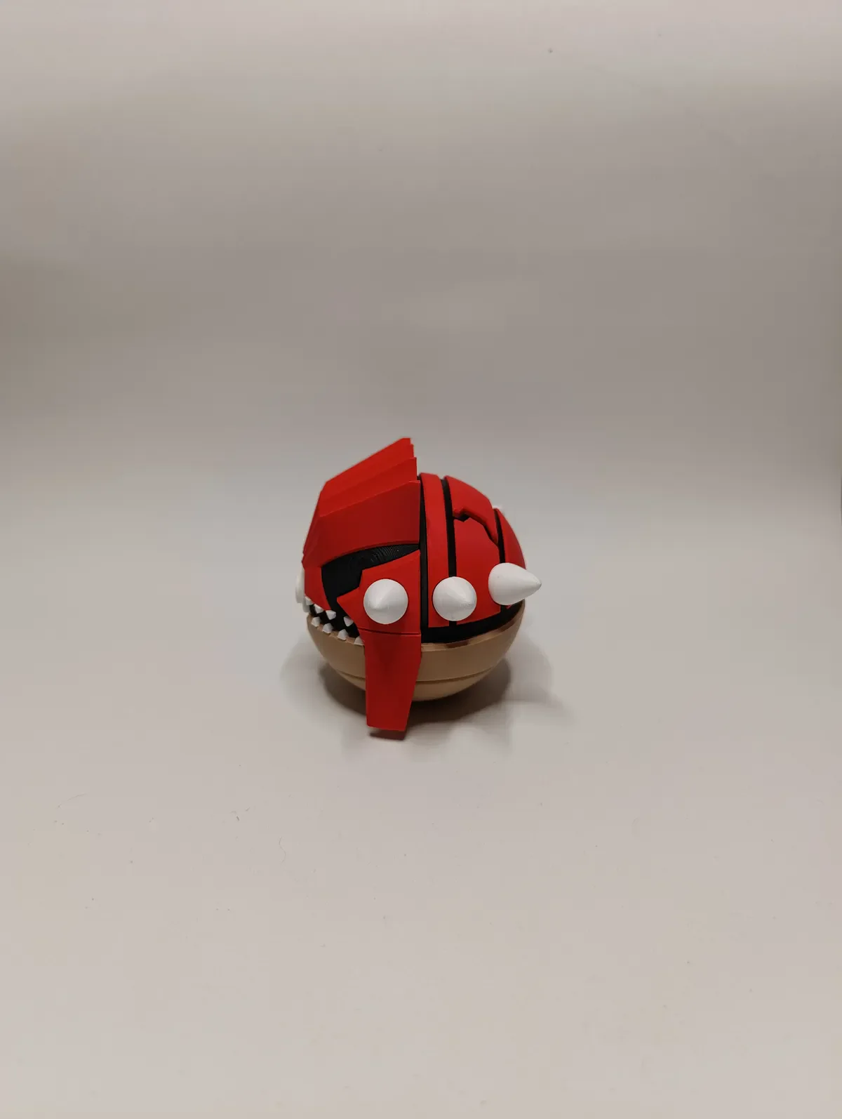Poké Ball Groudon Coleccionable de Alta Calidad - Image 4