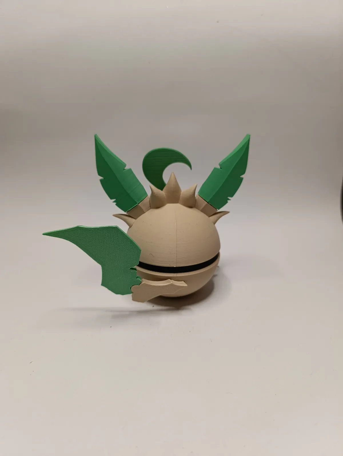 Poké Ball Leafeon Réplica Coleccionable - Image 3