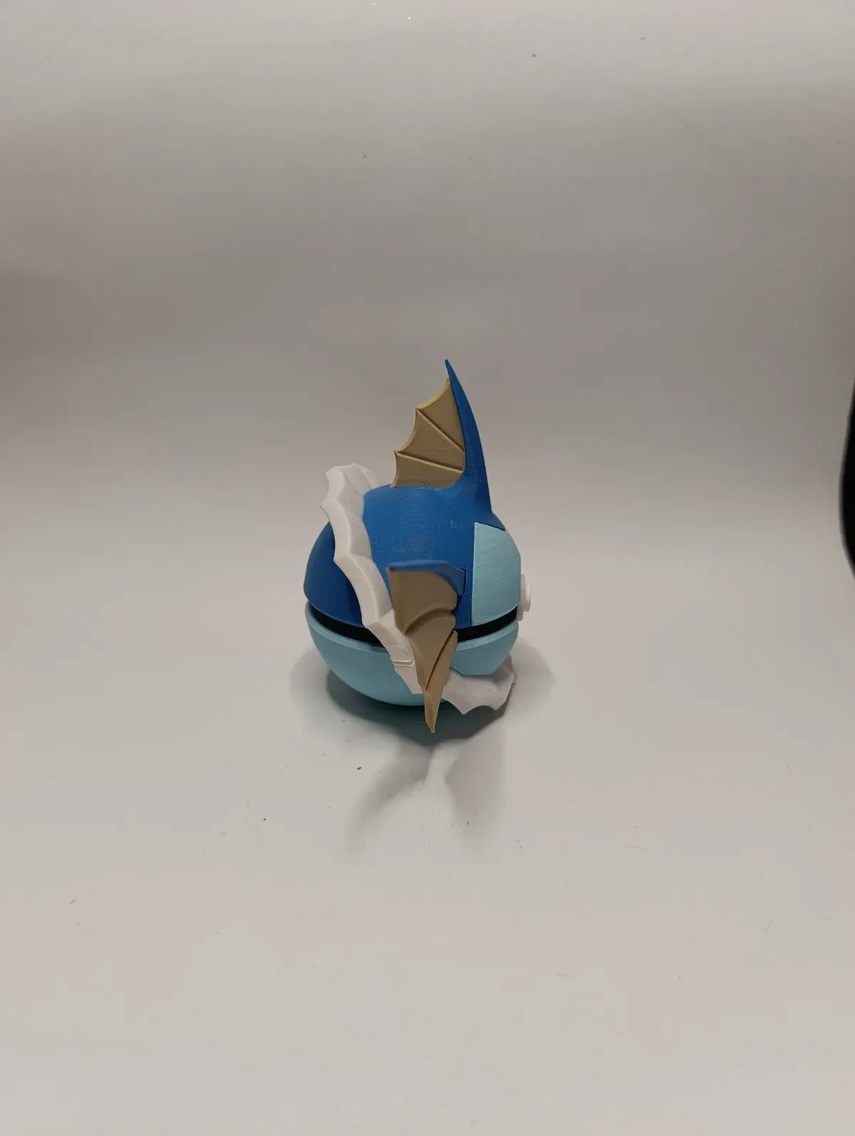 Poké Ball Vaporeon Réplica Coleccionable - Image 2