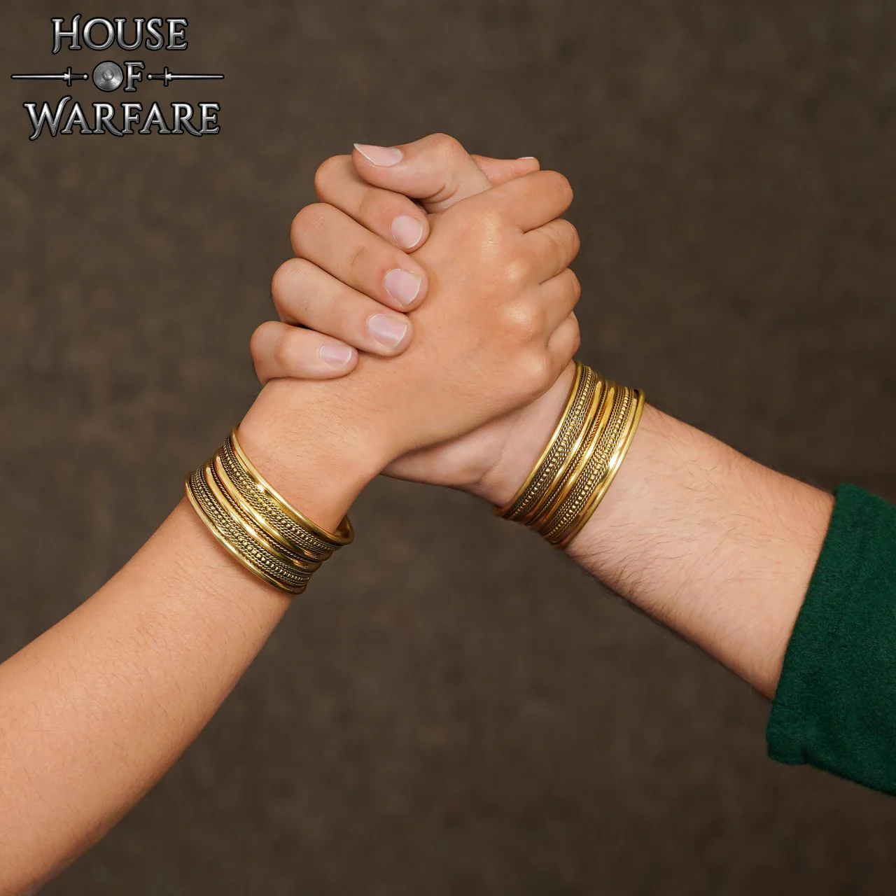 Pulsera Medieval de Latón Macizo Fantasía - Image 2